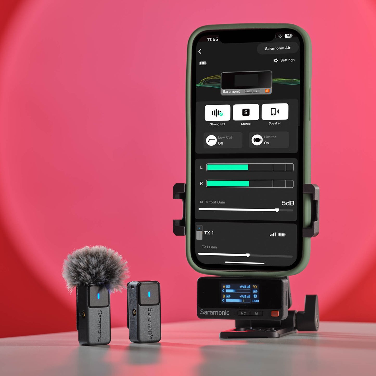 Omnidirectional Saramonic Air lavalier microphone for interviews