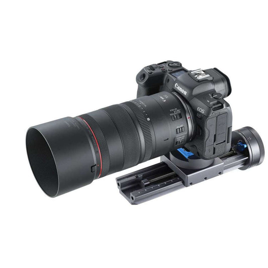 Macro Photographer Using CASTEL-M Rail for High-Magnification Focus Stacking.