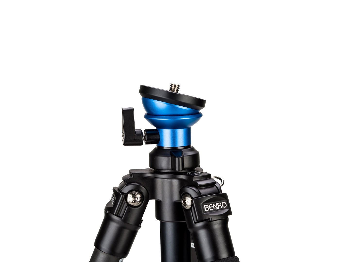 Blurred motion shot demonstrating the smooth 360-degree panning capability of the S2 fluid head.