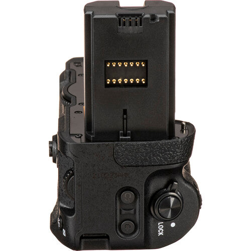 Close-up of the Jupio grip's bottom plate showing the locking wheel and tripod thread.
