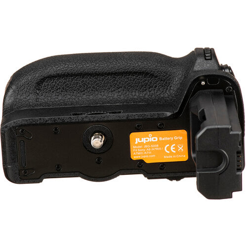 The included wireless remote control for the Jupio JBG-S008 Battery Grip.