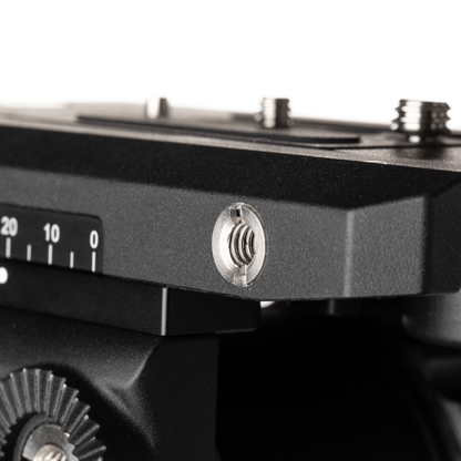 Pull-and-turn safety lock mechanism on the Benro QRX10 quick-release plate