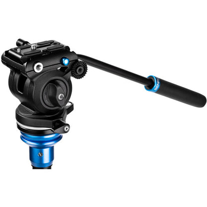 Side view of the Benro tripod’s sliding aluminum camera plate with a safety lock mechanism.