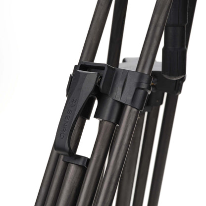 Mid-level spreader and adjustable tripod legs fully extended for maximum stability