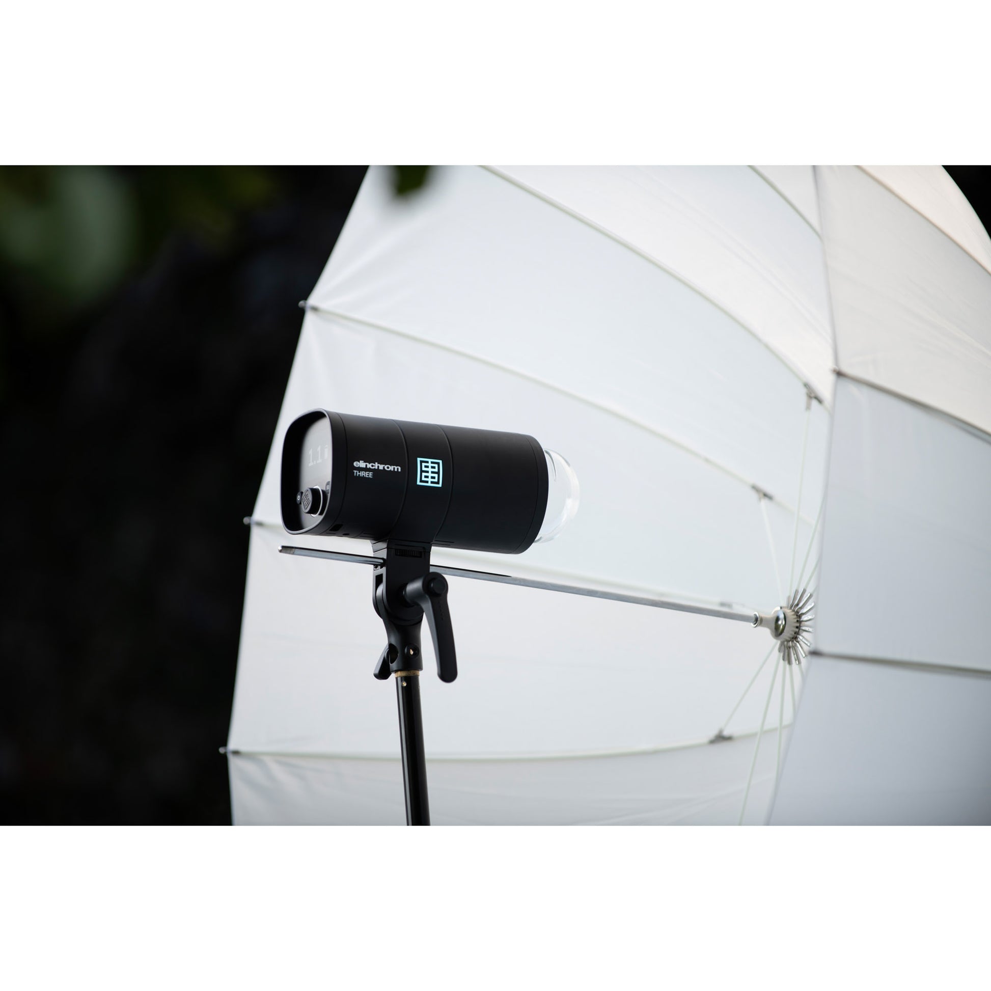 Elinchrom THREE with open flashtube for optimal light spread