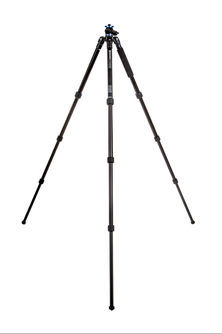 Benro FGP28A Go Plus aluminum tripod fully extended for eye-level photography.