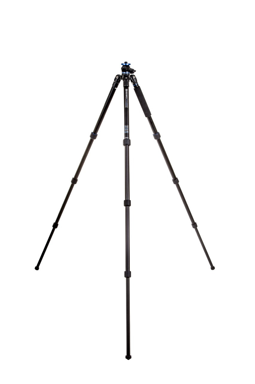 Comparison view of the Benro FGP28A tripod folded versus extended.