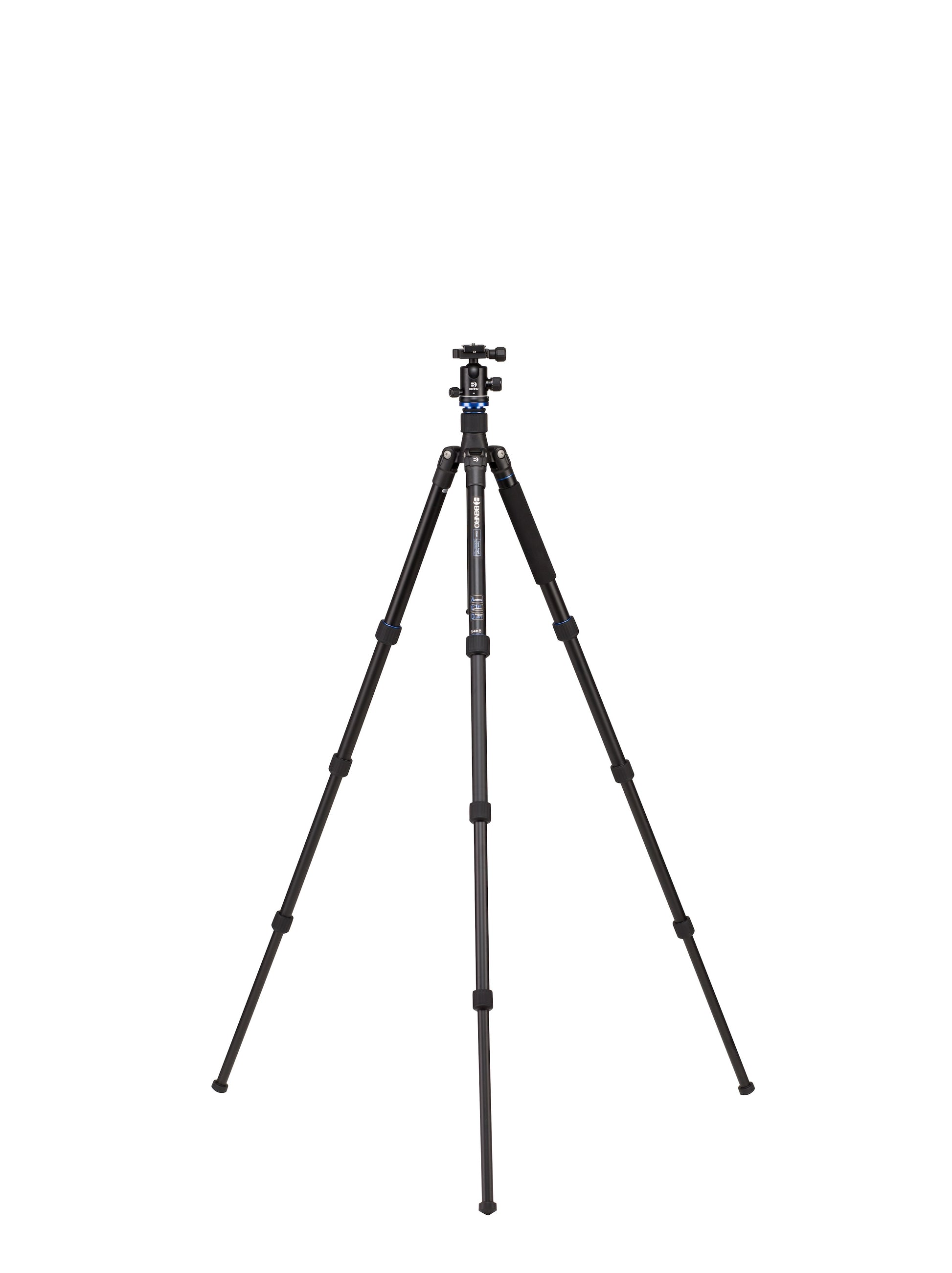 Benro traveller tripod - extended on the ground