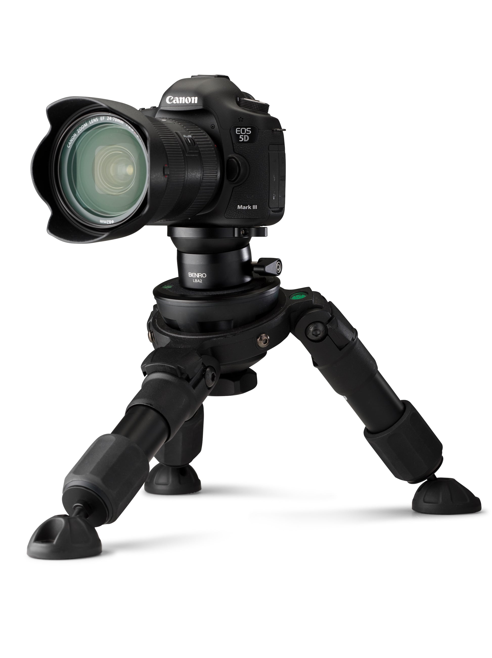 ALT Text: Side view of the Benro LBA2 Leveling Base tilted at an angle to demonstrate its 15-degree adjustment range.