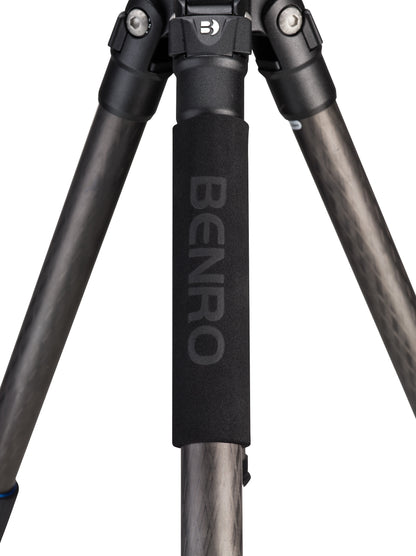 Included spiked feet for outdoor photography stability