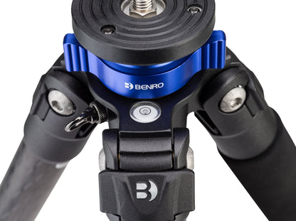 Compact folded tripod (24.6 inches) for easy transport