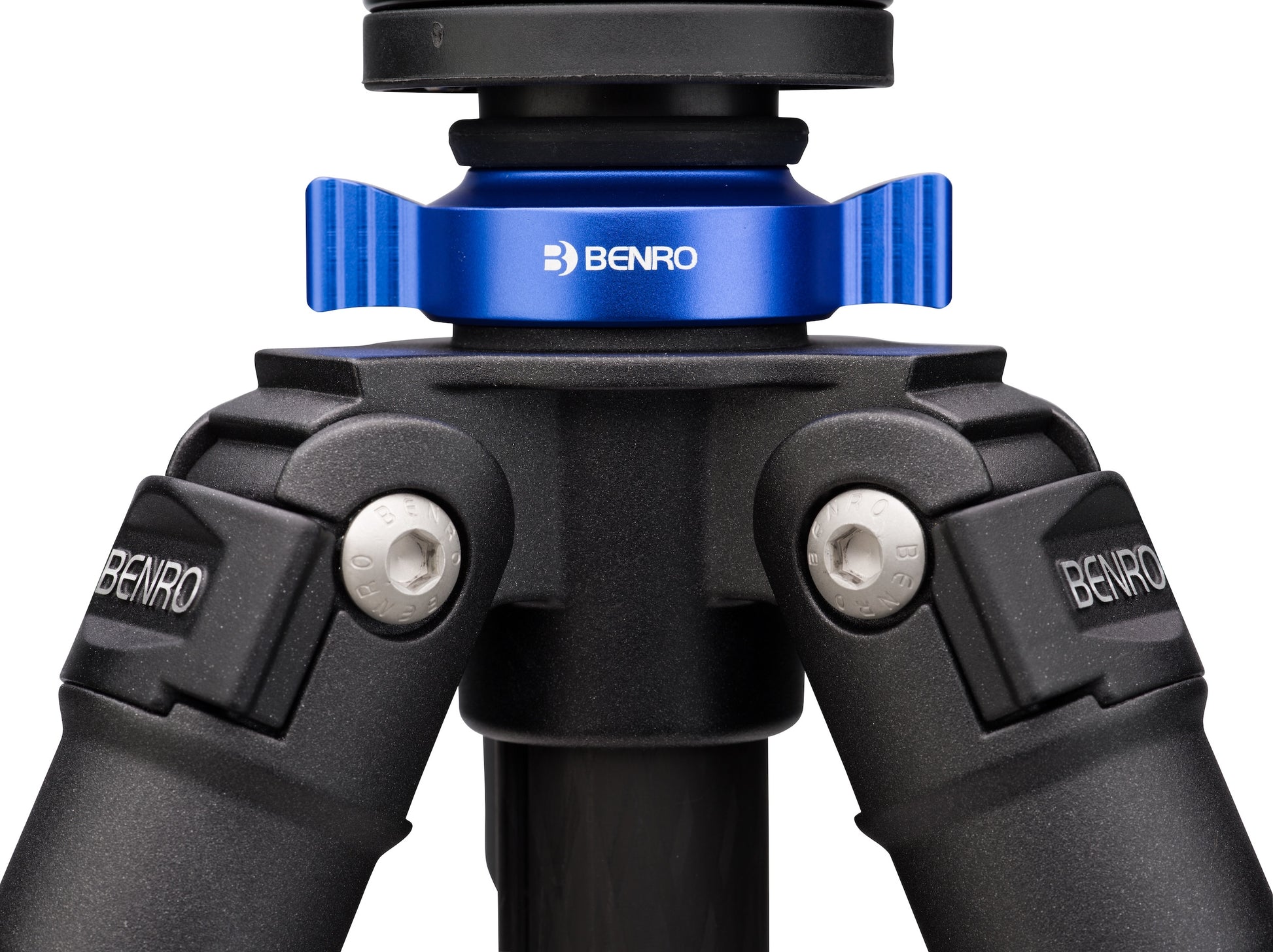 Benro TMA27C Tripod in Backpack for Travel