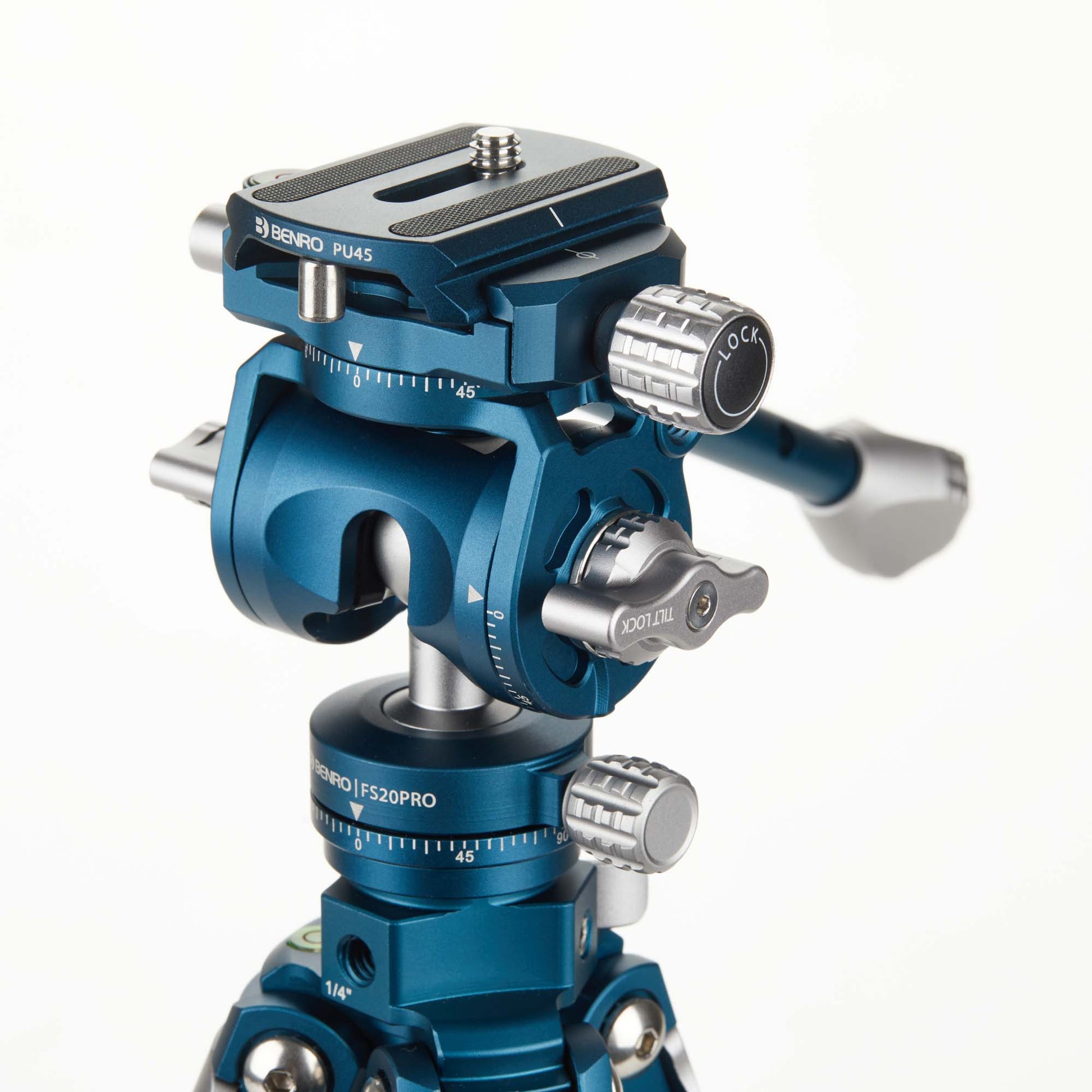 Benro FS20PRO hybrid head in 90-degree vertical orientation for portraits.