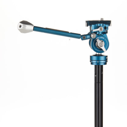 Mounting the Benro FS20PRO to a tripod via 3/8-inch base thread.