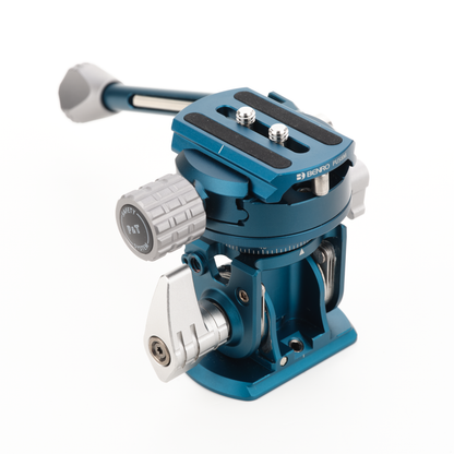 Top-down view of the Arca-Swiss compatible quick release plate and rotational top plate.