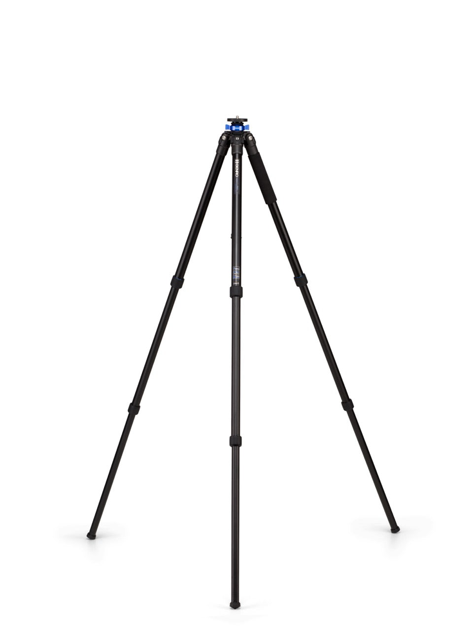 Full view of the 70.5 inch maximum height of the Benro TMA37AL tripod.