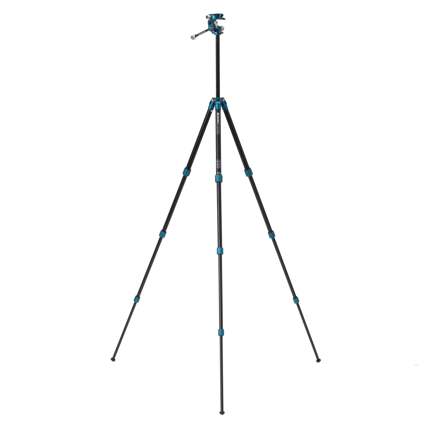 Side profile of the tripod fully extended to its maximum height of 156cm.