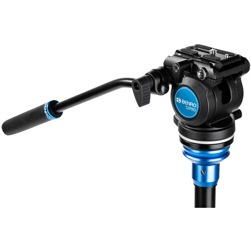 Close-up of the Benro tripod’s pan and tilt video head, designed for precise movement.