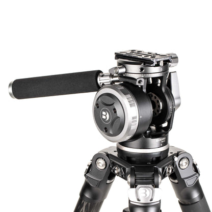 Close-up of Benro WH15's Arca-Swiss quick-release plate and clamp