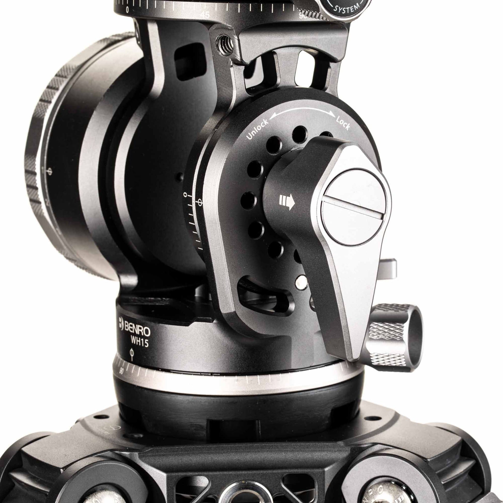 Wildlife photographer using the WH15 head for smooth panning shots