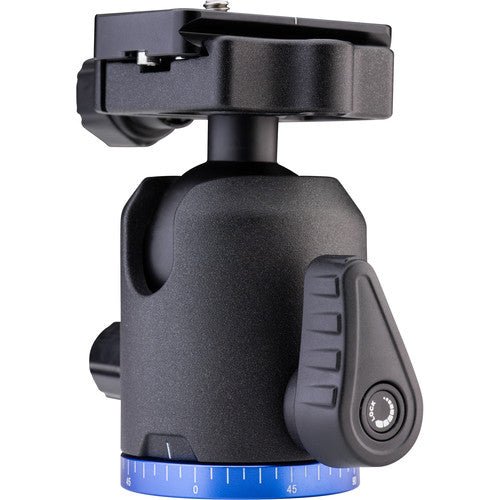 Side view of IN2 Ball Head’s friction control knob and bubble level for horizon alignment